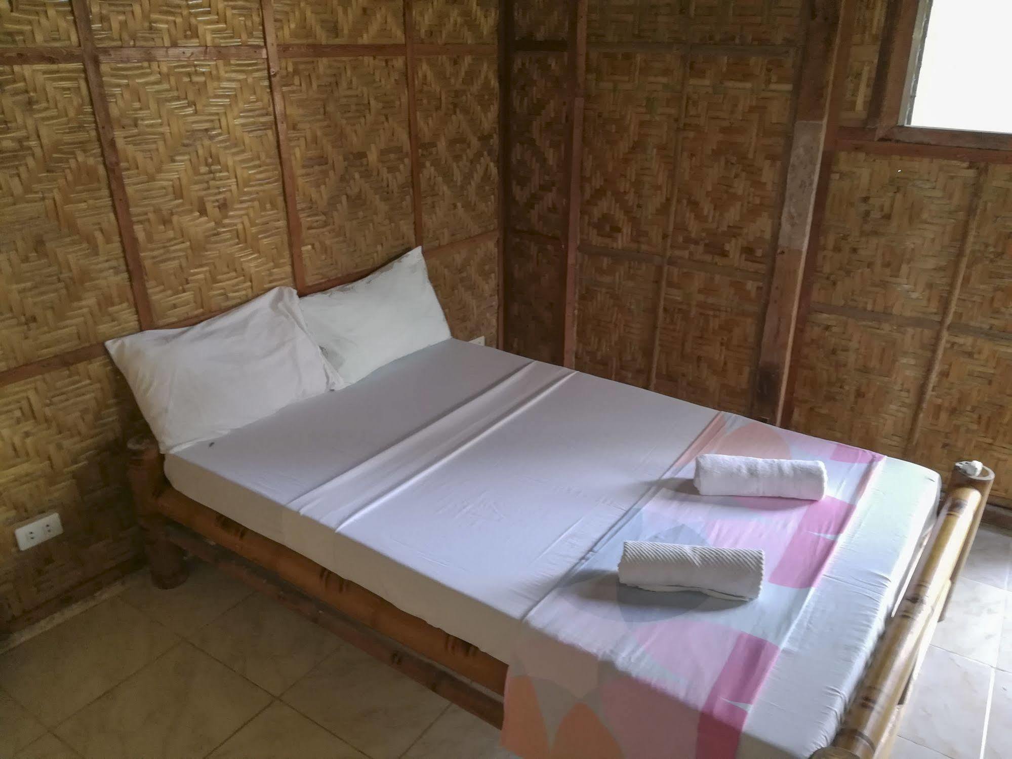 Isla Hayahay Beach Resort&Restaurant Calape Bagian luar foto