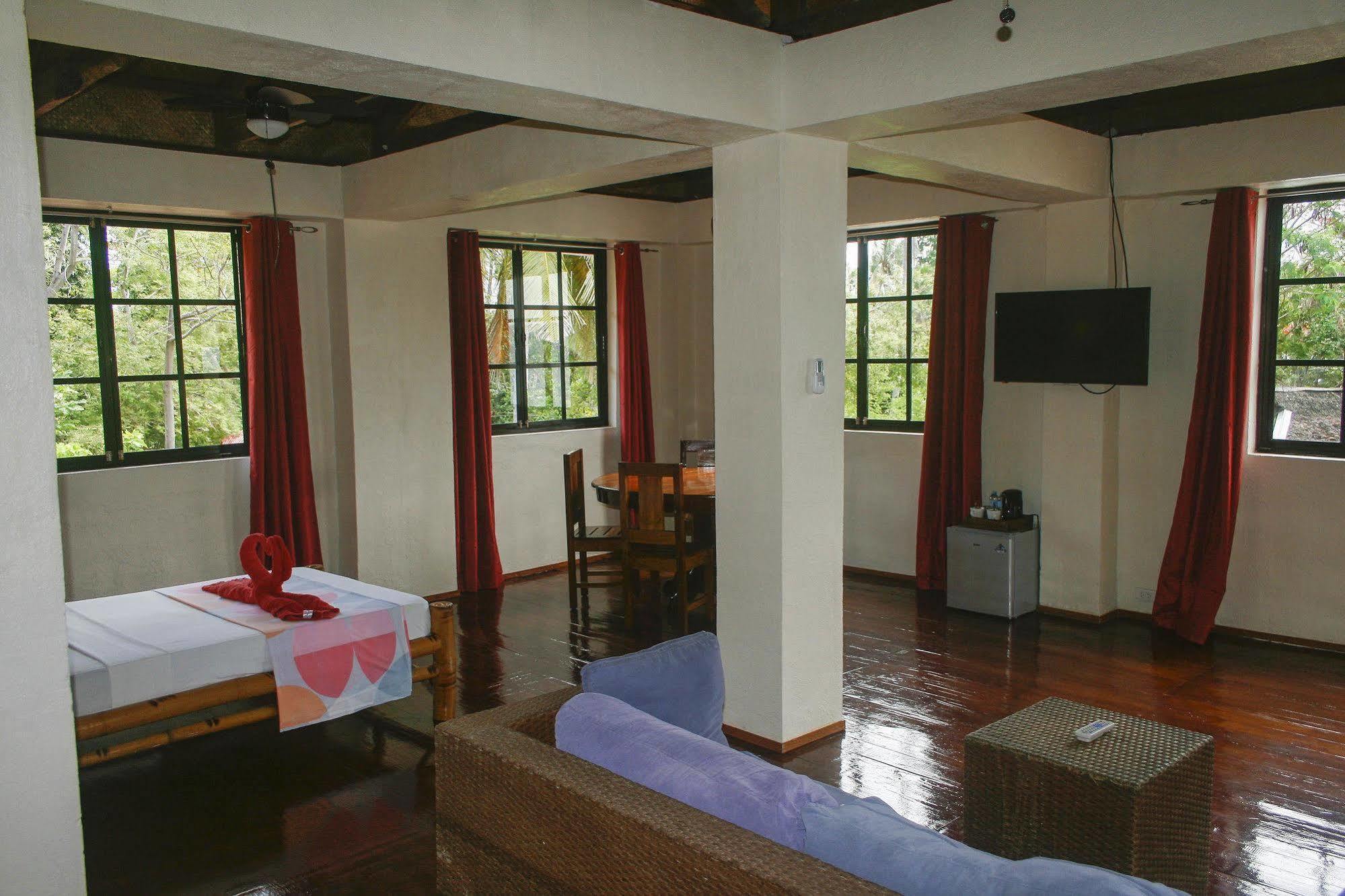 Isla Hayahay Beach Resort&Restaurant Calape Bagian luar foto